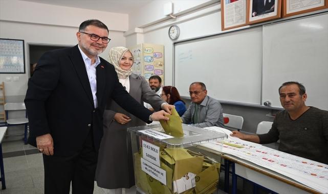AK Parti İzmir İl Başkanı Bilal Saygılı oyunu kullandı