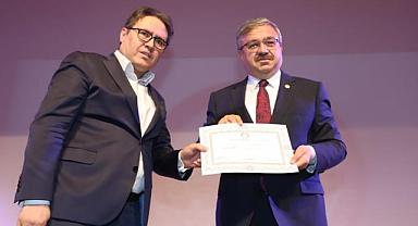 AK PARTİ MİLLETVEKİLLERİ MAZBATALARINI TÖRENLE ALDI