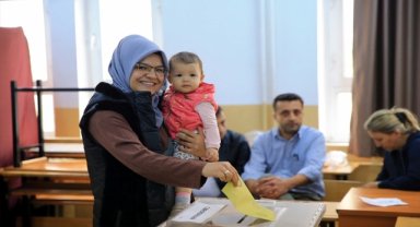 Antalya, Muğla, Burdur ve Isparta valileri oylarını kullandı