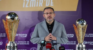 Bakan Kasapoğlu, Süper Lig ve 1. Lig şampiyonluk kupalarını tanıttı