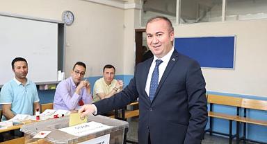 Başkan Uluçay oyunu kullandı: Demokrasi şöleni