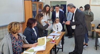 CHP'li Tezcan, Aydın'da oyunu kullandı