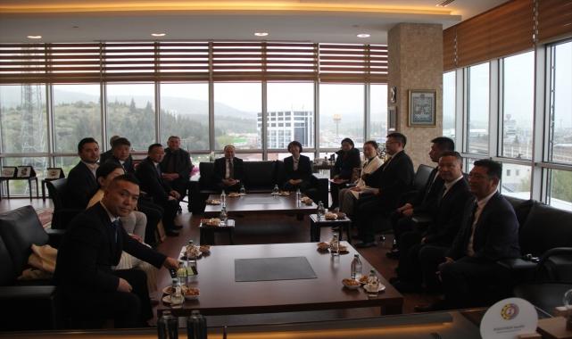 Çin'in Qingdao şehrinden gelen iş insanları ATSO'yu ziyaret etti