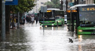 Denizli'de sağanak etkili oldu