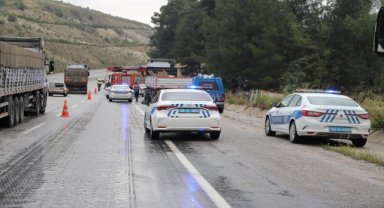 Denizli'de tırla otomobilin çarpıştığı kazada aynı aileden 4 kişi öldü