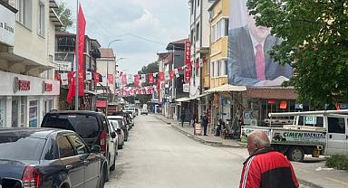 Dinar'da Vatandaş: 'Kemal Kılıçtaroğlu'nun Posteri Yok'
