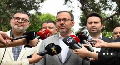 Gençlik ve Spor Bakanı Kasapoğlu, oyunu İzmir'de kullandı