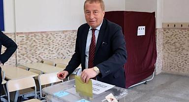 Hakan Şeref Olgun Oy'unu kullandı..