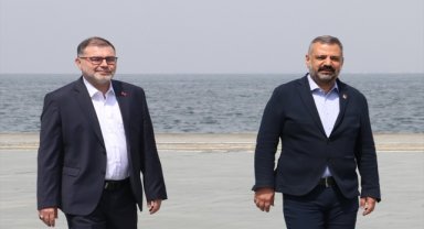İzmir'de AK Parti ve CHP il başkanları "sağduyu" çağrısı yaptı
