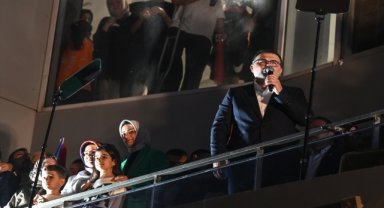 İzmir'de Cumhurbaşkanı Erdoğan'ın seçim başarısı kutlanıyor