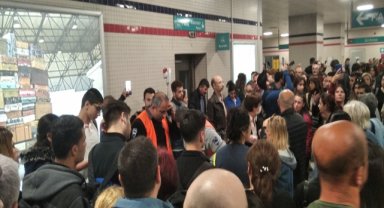 İzmir'de metro seferlerinde aksama yaşandı