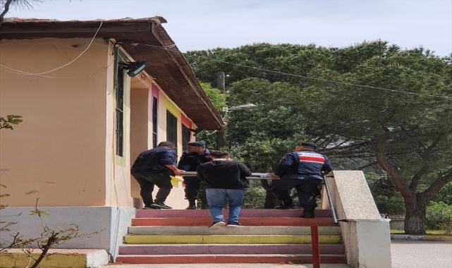 İzmir'de okullardan hırsızlık yaptığı öne sürülen 3 şüpheli tutuklandı