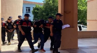 İzmir'de sosyal medya üzerinden terör propagandası suçlamasıyla 11 kişi yakalandı
