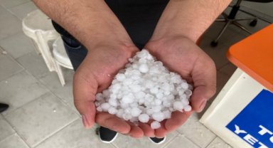 İzmir ve Manisa'da sağanak ve dolu etkili oldu