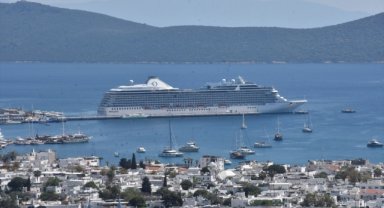 Kruvaziyer "Marina" ile Bodrum'a 1182 turist geldi