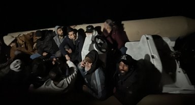 Muğla açıklarında 14 düzensiz göçmen yakalandı