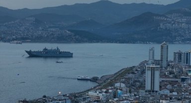 TCG Anadolu, tatbikata katılmak için İzmir Alsancak Limanı'ndan ayrıldı