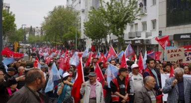 Uşak'ta CHP Uşak İl Başkanlığınca yürüyüş düzenlendi
