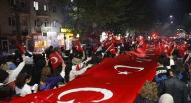 Uşak'ta "Fener Alayı ve Gençlik Yürüyüşü" yapıldı