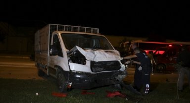 Uşak'ta kamyonetle çarpışan hafif ticari aracın sürücüsü yaralandı
