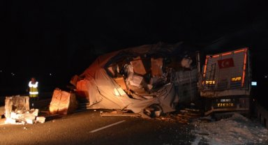 Uşak'taki trafik kazasında 1'i ağır 2 kişi yaralandı