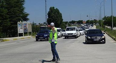 Afyonkarahisar - Antalya kara yolunda bayram trafiği yoğunluğu