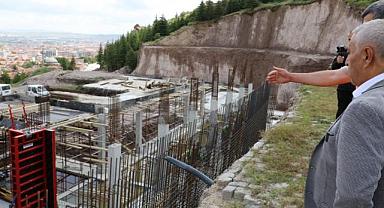 Afyonkarahisar Belediye Başkanı Zeybek, teleferik çalışmalarını inceledi