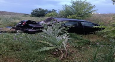 Afyonkarahisar'da şarampole devrilen otomobildeki 4 kişi yaralandı