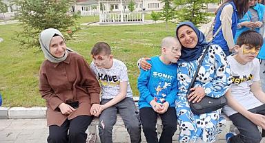 Afyonkarahisar Gençlik ve Spor İl Müdürlüğü, Otizmli Çocukları Ziyaret Etti