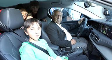 AFYONKARAHİSARLI ÇOCUKLARIN TOGG SEVİNCİ