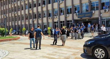 Aydın'da adliyede çıkan kavgada 1 kişi bıçakla yaralandı