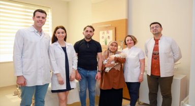 Bağırsakları göğüs kafesinde dünyaya gelen bebek, uygulanan tedaviyle sağlığına kavuştu