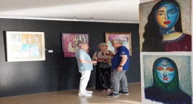Bodrum'da ressam Nezir Korkmaz'ın eserleri sergileniyor