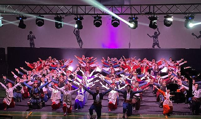 Bolvadinde Muazzam Bir Halk Dansları Gecesi