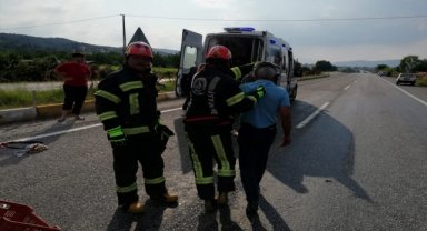 Denizli'de takla atan otomobildeki 2 kişi yaralandı