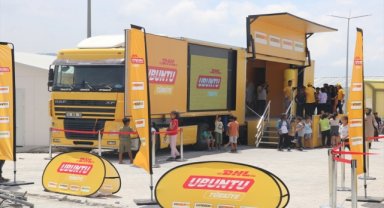 DHL, Hatay'da bisiklet istasyonları ve mobil yeşil enerji modülleri kurdu