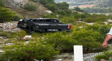 Eski Ekonomi Bakanı Nihat Zeybekci, trafik kazasında yaralandı
