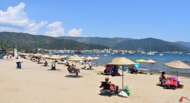Fethiye ve Marmaris sahillerinde sıcak hava yoğunluğu