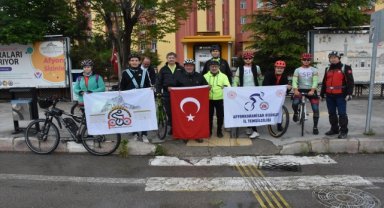 Her perşembe akşamı sağlık ve farkındalık için pedal çeviriyorlar