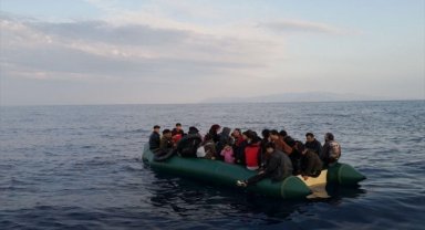 İzmir açıklarında 44 düzensiz göçmen kurtarıldı