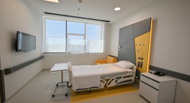 İzmir Bayraklı Şehir Hastanesi hasta kabulü için gün sayıyor