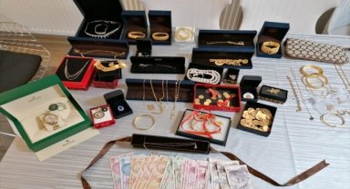 İzmir'de alışveriş siteleri üzerinden dolandırıcılık yapan 5 şüpheli tutuklandı