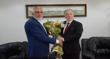 İzmir Esnaf ve Sanatkarlar Odaları Birliğinde yeni başkan görevine başladı