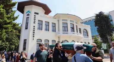 "Kanto kraliçesi" Nurhan Damcıoğlu, İzmir'de son yolculuğuna uğurlandı