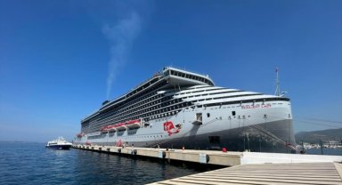 Kruvaziyer "Resilient Lady" ile Bodrum'a 1355 turist geldi