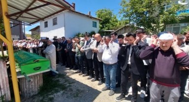 Kütahya'daki trafik kazasında ölen 2 kadının cenazeleri defnedildi