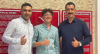 LGS sınavında tam puan alan Afyonkarahisarlı öğrenci yazım mühendisi olmak istiyor