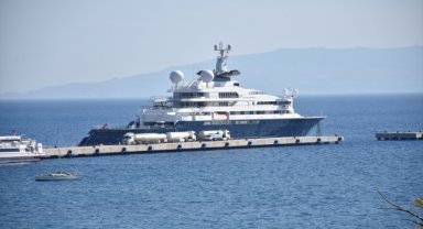 Mega yat "Octopus"a yakıt ikmali yapıldı