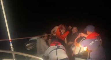 Muğla açıklarında Yunanistan unsurlarınca geri itilen 5 düzensiz göçmen kurtarıldı
