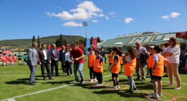 Muğla'da çocuklar geleneksel oyunlarla eğlendi